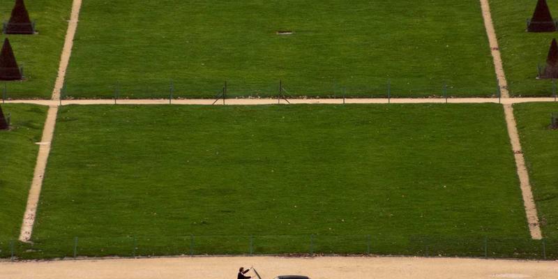 域名注册与品牌一致性：如何将企业邮箱、虚拟主机融入品牌识别系统