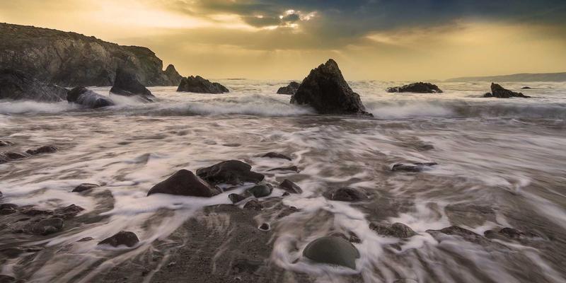 如何选择最佳域名后缀：从.com到.ai的全面解析与实战指南